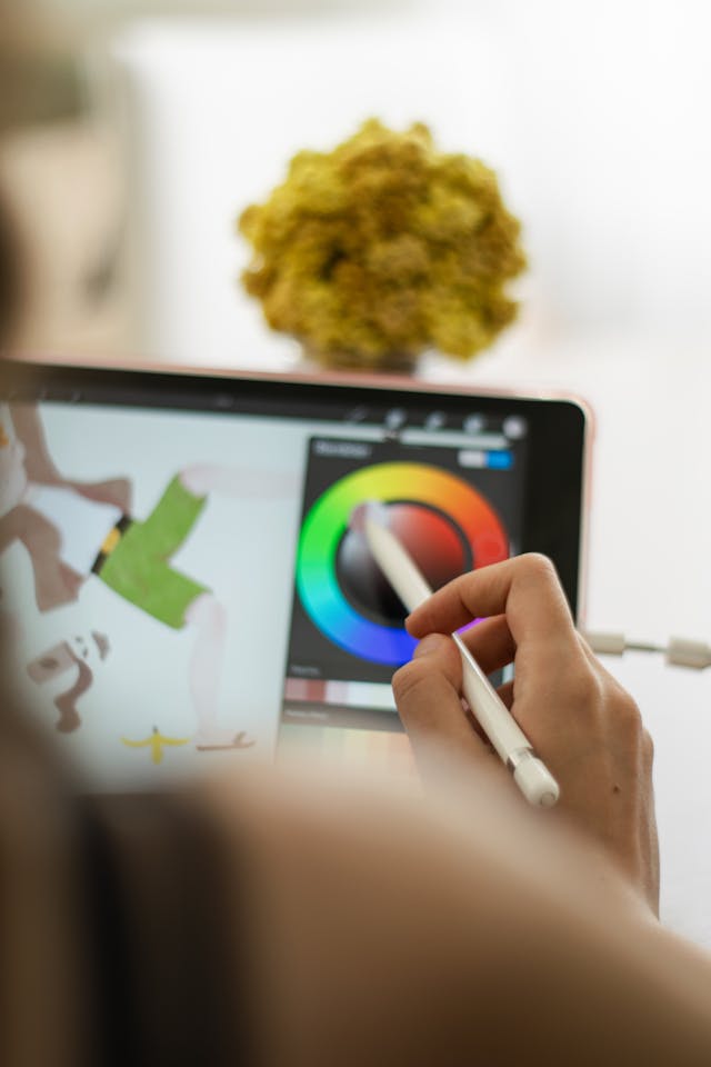 What are HSL and HSV color models?