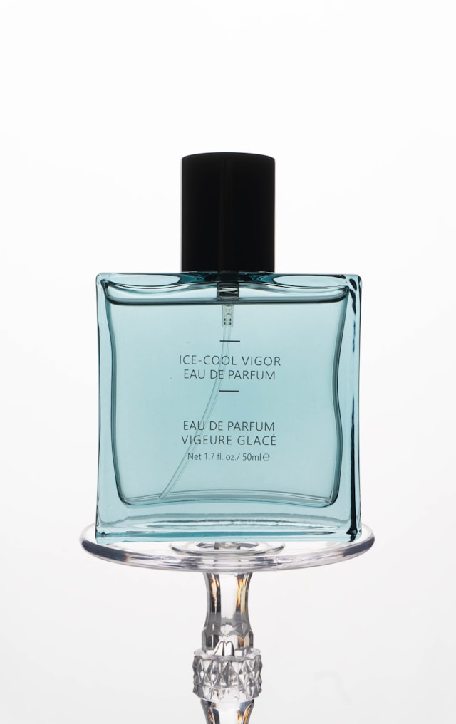 Scented Spectrum: The Sensory Fusion of Colors and Fragrances