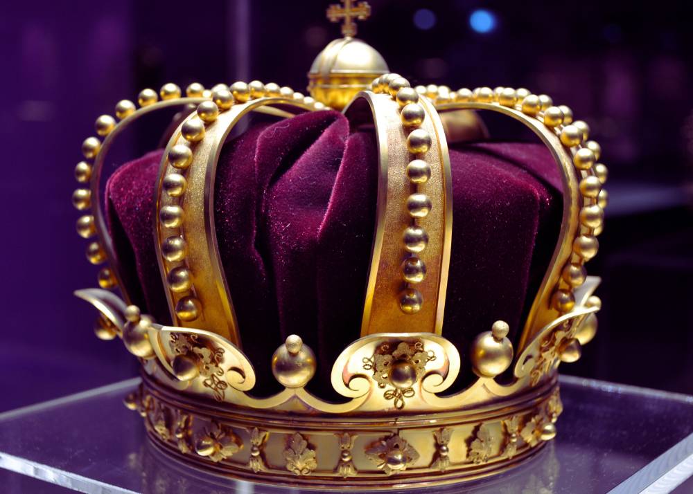 Royal Hues: Why Purple Reigns as the Color of Nobility