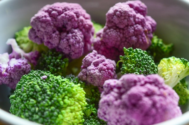 Does Purple Cauliflower Taste Different: Exploring the Colorful World of Vegetables